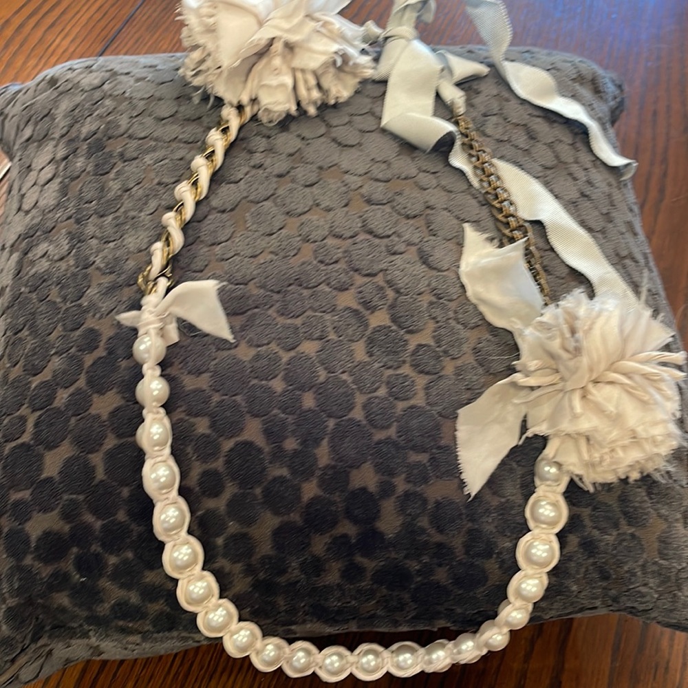 LANVIN cream, gold chain, pearl ribbon, long necklace